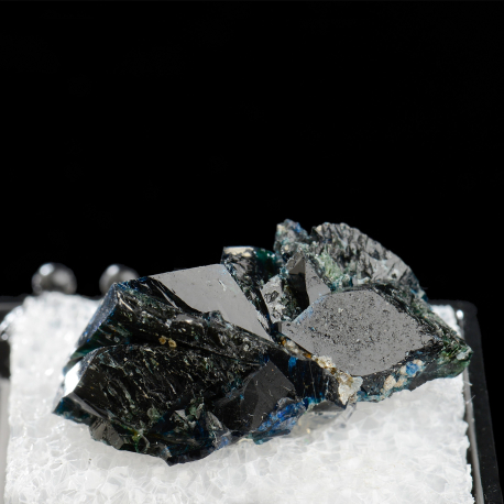Lazulite, 2.8 x 1.6 x 1 cm.